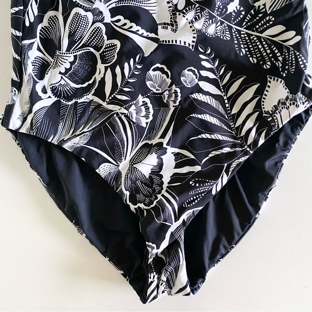 NEW La Blanca One Piece Swimsuit in black/white -Size 6 - Picture 3 of 8